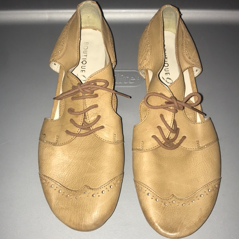 Boutique9 Camel flats  sz10